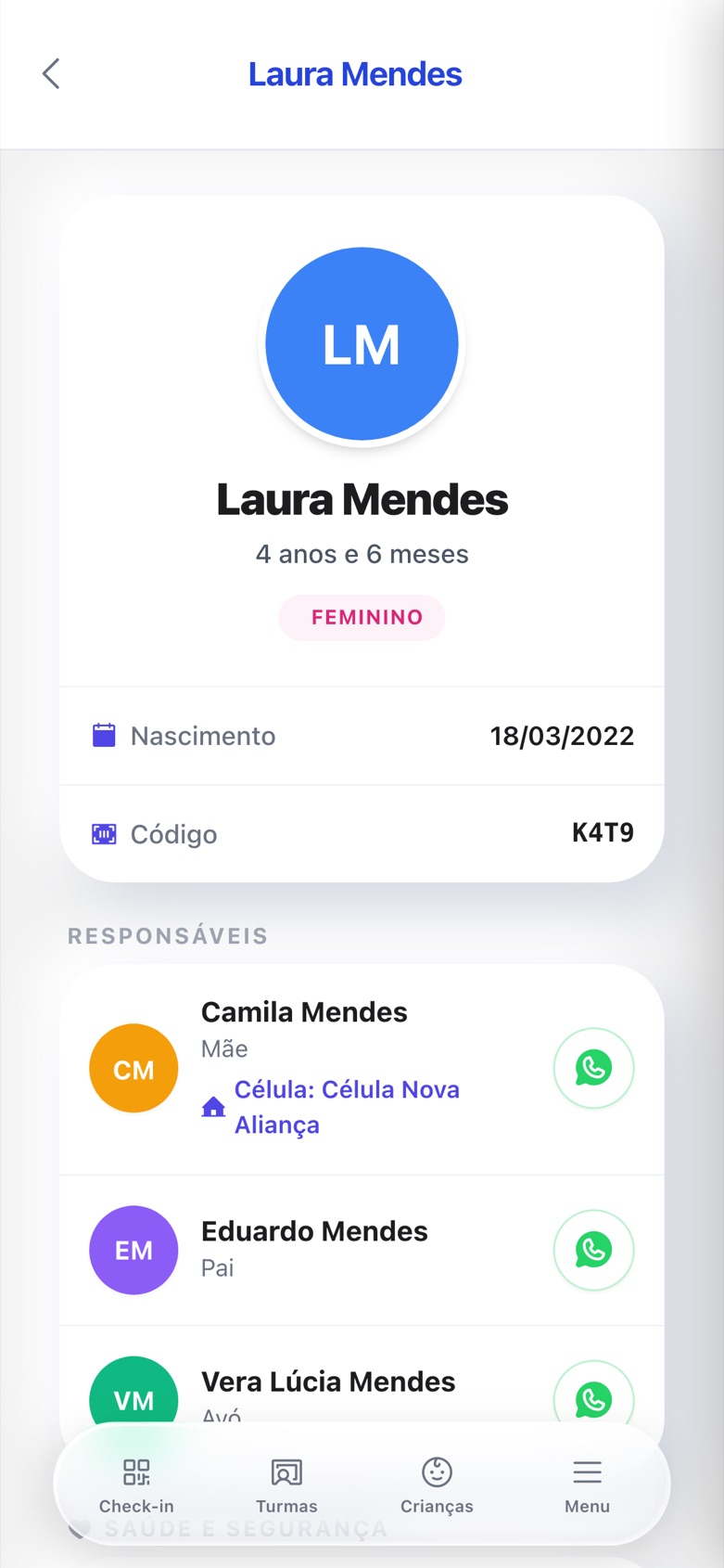 Ficha da criança com responsáveis e WhatsApp